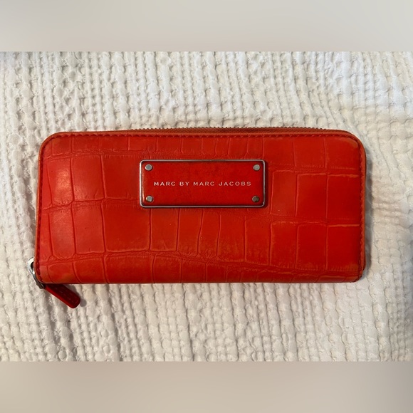 Marc by Marc Jacobs wallet - Picture 1 of 3